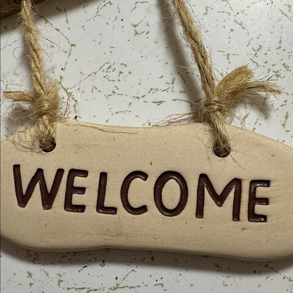 Ceramic Welcome Sign - Picture 4 of 8